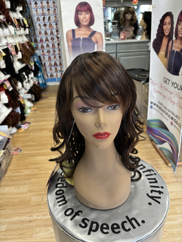 VANESSA THE FIRST NAME IN WIGS_LA ORIA