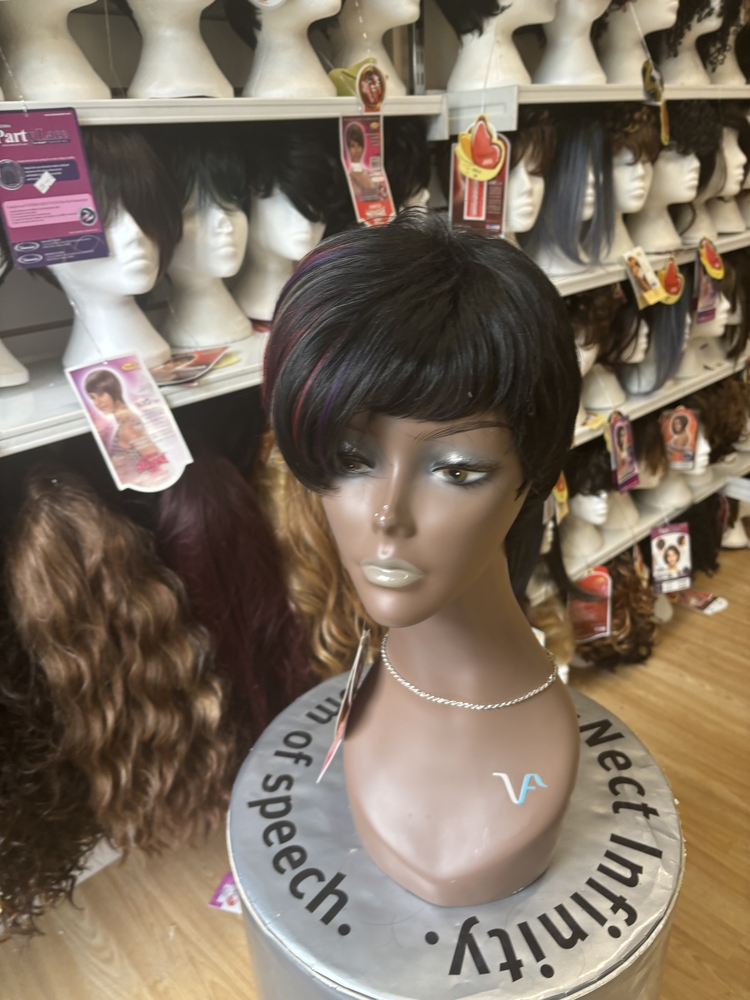 VANESSA THE FIRST NAME IN WIGS SETAS