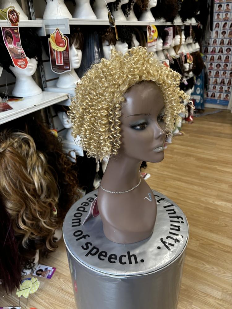 R&B COLLECTION WIG BLONDE