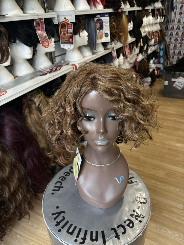VANESSA~FIFTH AVENUE COLLECTION WIG SUPER YESA