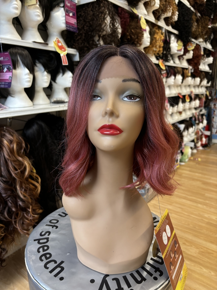 VANESSA THE FIRST NAME IN WIGS TOPS M EVIE