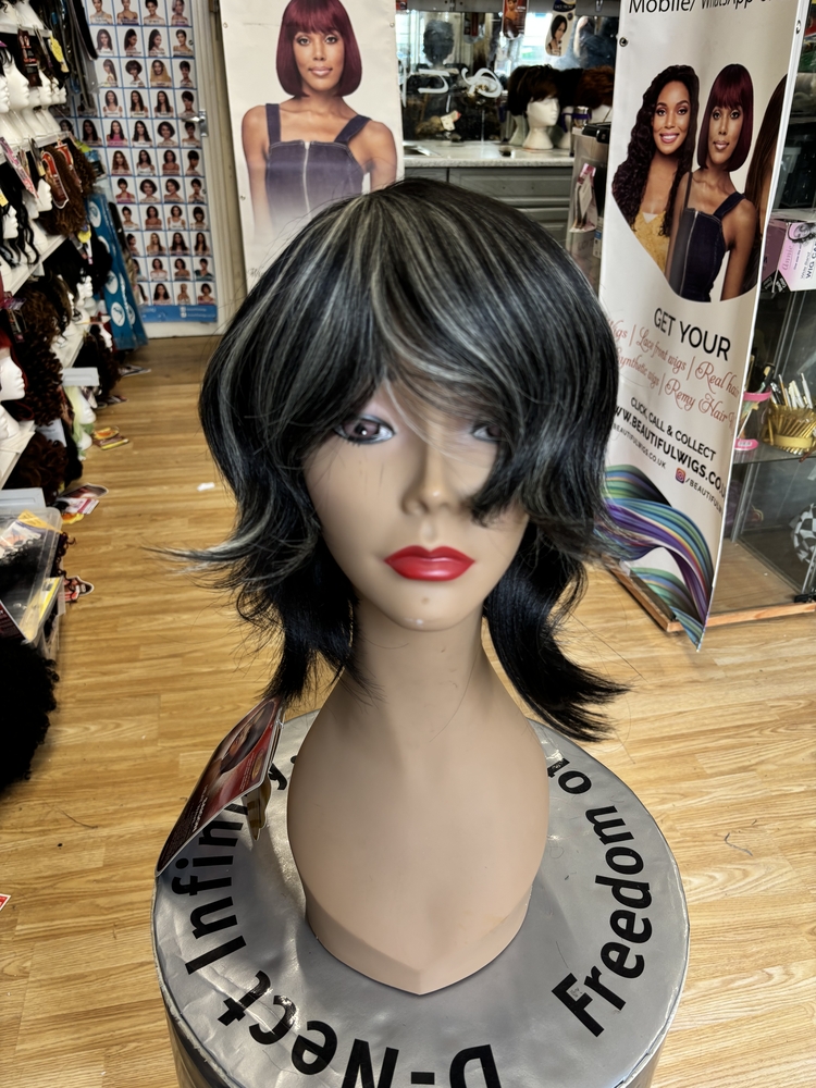 VANESSA THE FIRST NAME IN WIG SAIGON