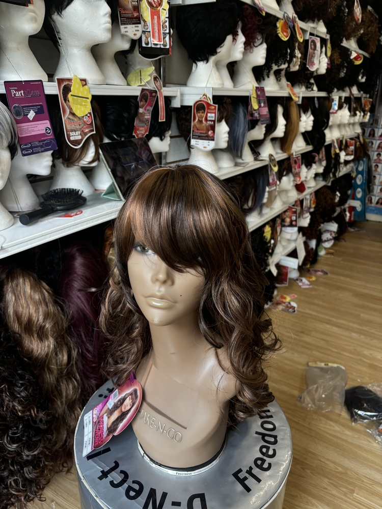 VANESSA THE FIRST NAME IN WIGS-LA ORIA