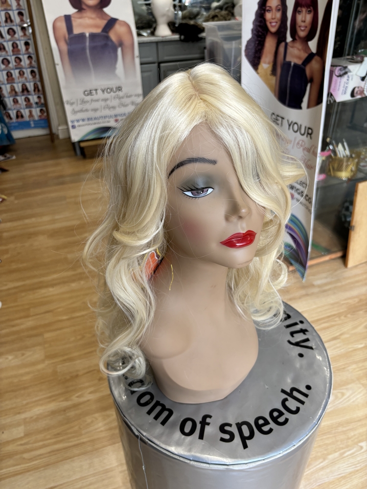VANESSA FIFTH AVENUE COLLECTION WIG SUPER HC DAVIE